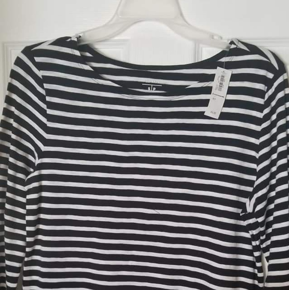 Old Navy top